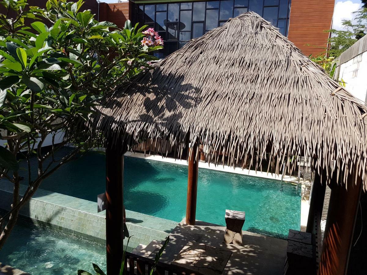 Narisha Guesthouse Kupang  Exterior foto