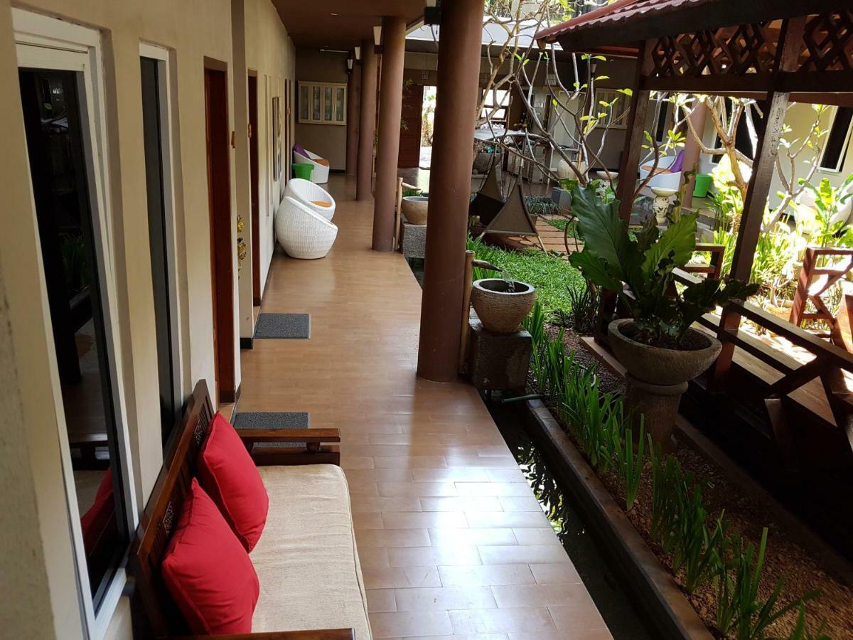 Narisha Guesthouse Kupang  Exterior foto